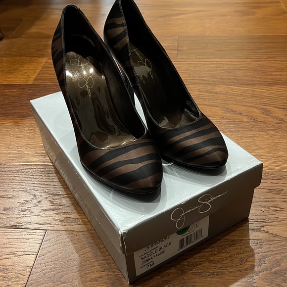 Jessica Simpson Brenda 2 saddle black zebra fabric pumps - Picture 2 of 8